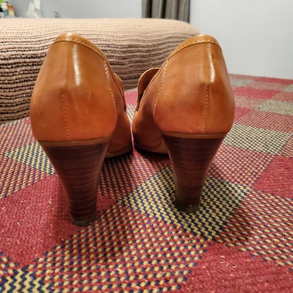 Bellini | Leather Heeled Loafer - Picture 2 of 6